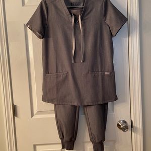Figs scrubs. Like new, never worn with patients. XS top, XXS bottoms. Joggers.